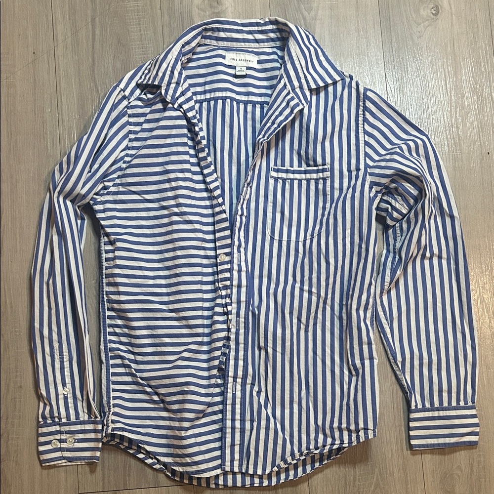 Free Assembly Blue and White Striped Casual Shirt size Small